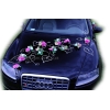 Autoschmuck Hochzeit Blumensträuße und Herzen