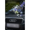 Hochzeitsauto Dekoration lila Blumen in blauem Rattan
