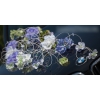 Hochzeitsauto Dekoration lila Blumen in blauem Rattan