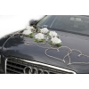 Hochzeitsauto Dekoration weiße Rosen und Herzen