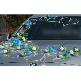 Blaue und weiße Rosen Rattanherzen Autodekoration