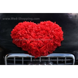 Großes Rot Herz aus rosen für Hochzeitsauto