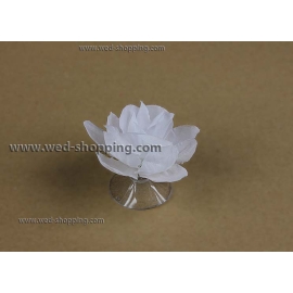 Weiße Rosen mit Saugnäpfen für Hochzeit Auto Dekoration