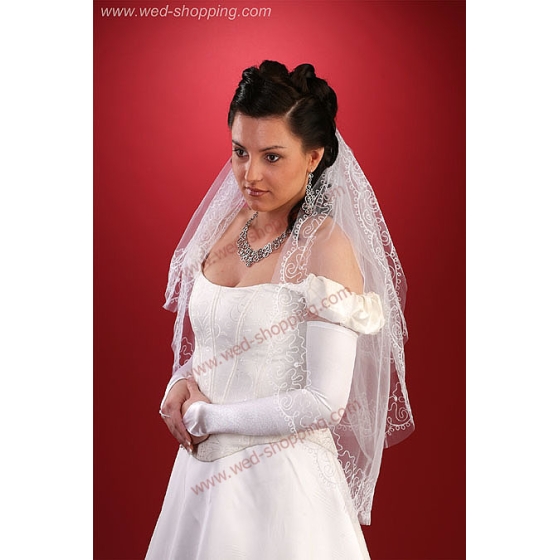 Bestickter Brautschleier