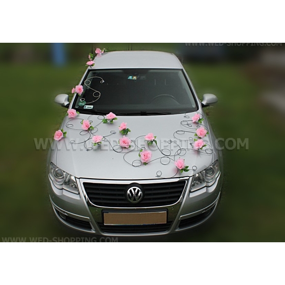 Blumenschmuck Hochzeitsauto schwarz Rattan Pink Rosen
