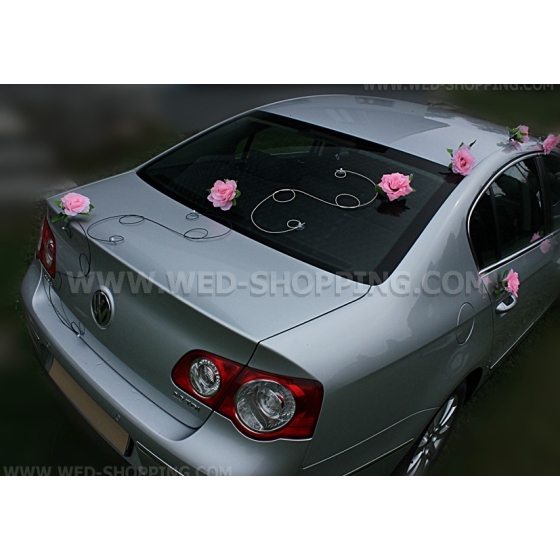 Blumenschmuck Hochzeitsauto schwarz Rattan Pink Rosen