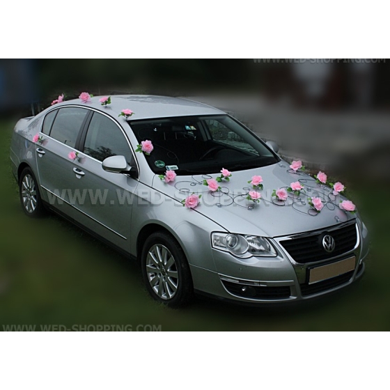 Blumenschmuck Hochzeitsauto schwarz Rattan Pink Rosen