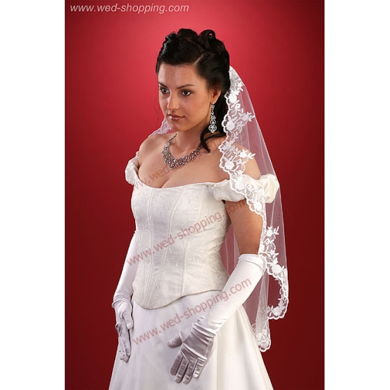 Schleier mit besticktem Chiffonband