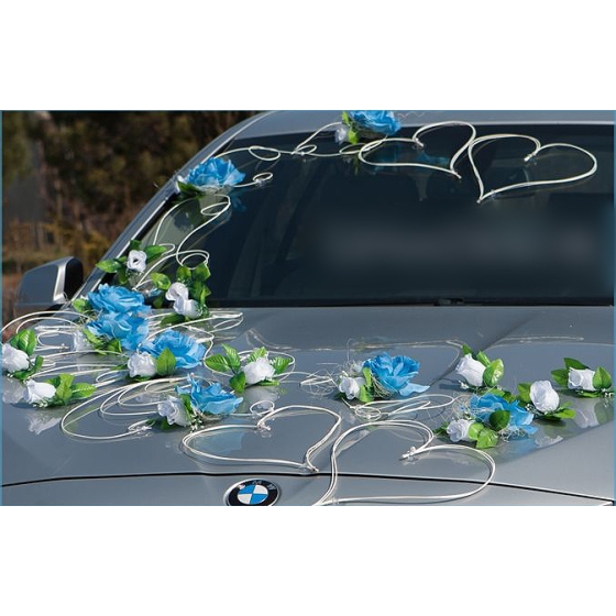 Blaue und weiße Rosen Rattanherzen Autodekoration