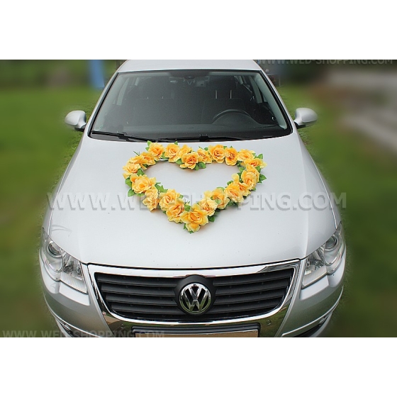 Gelb Rosen vor Hochzeitsauto