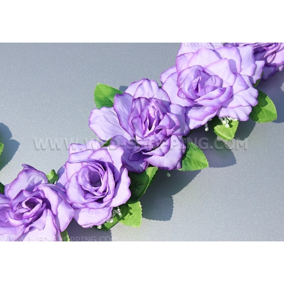 Licht lila Rosen vor Hochzeitsauto