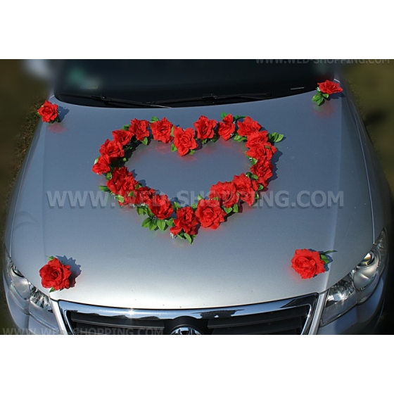 Rote Rosen mit Saugnäpfen für Hochzeitsauto