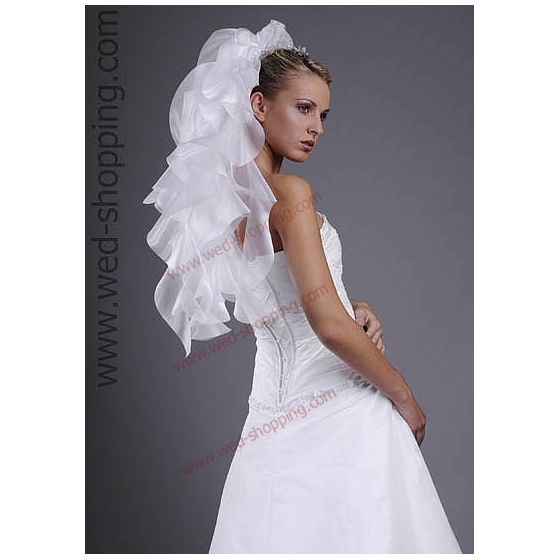 Modern Brautschleier aus glasig organza
