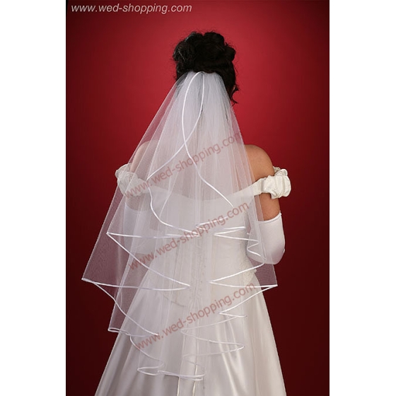 Gesäumter Brautschleier mit einem 90cm Jabot
