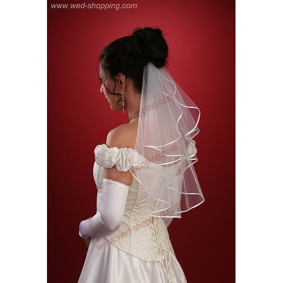 Schleier mit schulterlangem Jabot