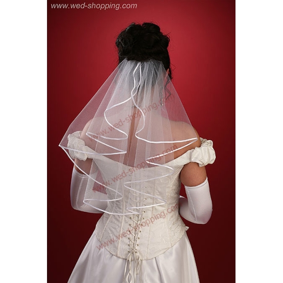 Schleier mit schulterlangem Jabot